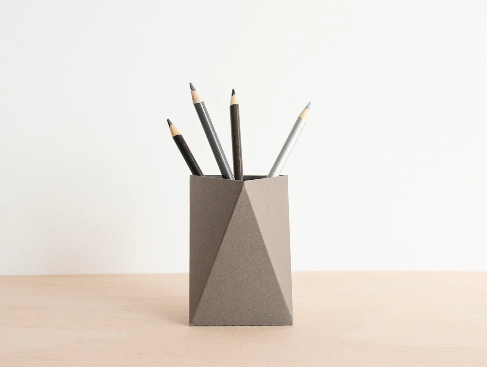 Minimal Desk Pen Holder